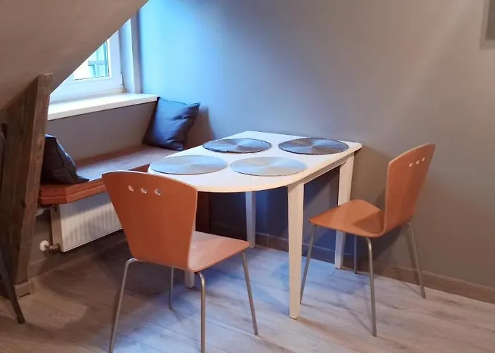Old Town Cute Flat 2 Beds 2 Baths